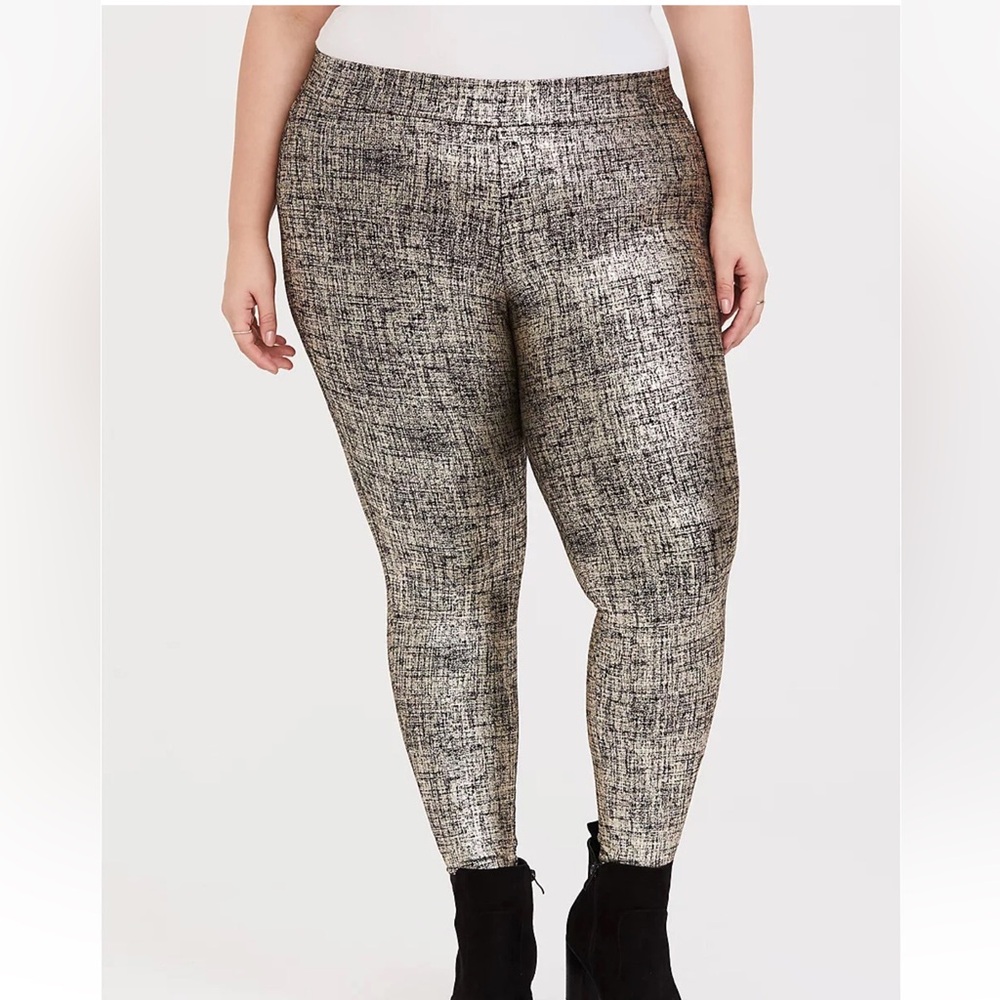 Torrid NWT Metallic Gold Foil Premium Holiday Leggings Size 3